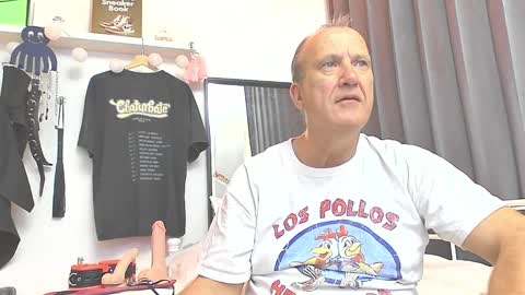 Snapshot of peacetous chatting on 12-25-24, 06:19 Marc online show from 12-25-24, 06:19