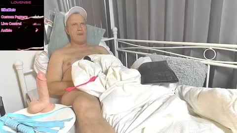 Snapshot of peacetous chatting on 02-17-25, 07:53 Marc online show from 02-17-25, 07:53