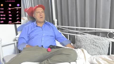 Snapshot of peacetous chatting on 02-22-25, 04:40 Marc online show from 02-22-25, 04:40