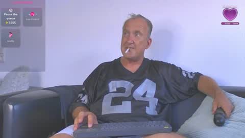 Snapshot of peacetous chatting on 06-29-26, 07:36 Marc online show from 06-29-26, 07:36