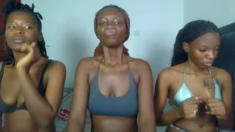 peach_ebonny online show from 06-25-26, 05:34