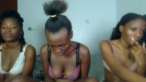 peach_ebonny online show from 06-25-26, 06:45