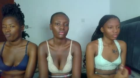 peach_ebonny online show from 06-27-26, 07:02