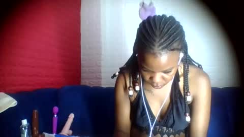 peach_melbah online show from 06-19-26, 09:24
