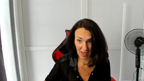 Snapshot of peachboomm chatting on 06-27-26, 09:36 Christina online show from 06-27-26, 09:36