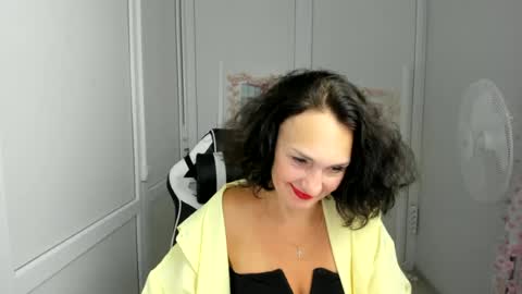 Snapshot of peachboomm chatting on 07-01-26, 11:56 Christina online show from 07-01-26, 11:56