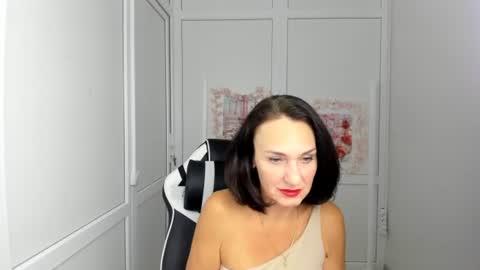 Snapshot of peachboomm chatting on 07-15-26, 12:21 Christina online show from 07-15-26, 12:21