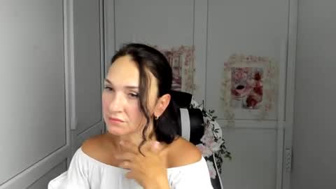 Snapshot of peachboomm chatting on 08-06-26, 12:18 Christina online show from 08-06-26, 12:18