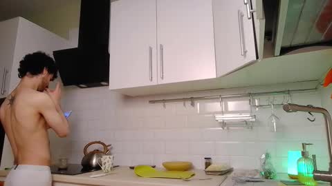 Snapshot of peachcreamcouple chatting on 09-25-25, 09:40 Lexy Peach online show from 09-25-25, 09:40