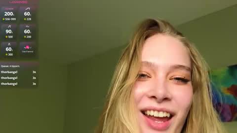 Snapshot of peachcreamcouple chatting on 10-06-25, 10:07 Lexy Peach online show from 10-06-25, 10:07