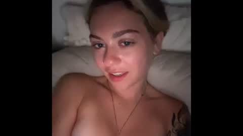 Snapshot of peachesncreampiezz chatting on 07-18-26, 04:49 peachesncreampiezz online show from 07-18-26, 04:49