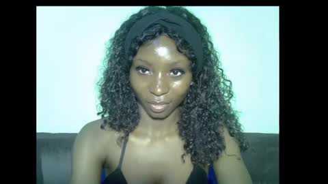 Snapshot of peachglowx chatting on 07-11-26, 06:10 Nicki online show from 07-11-26, 06:10