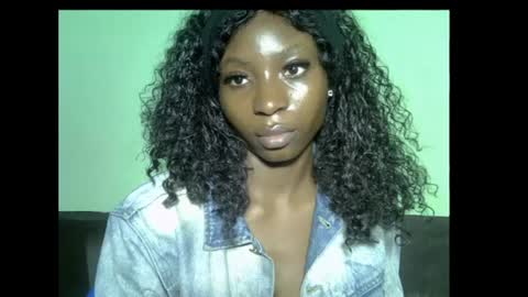 Snapshot of peachglowx chatting on 07-12-26, 06:26 Nicki online show from 07-12-26, 06:26