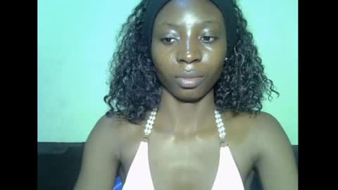 Snapshot of peachglowx chatting on 07-19-26, 05:38 Nicki online show from 07-19-26, 05:38
