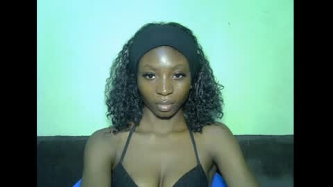 Snapshot of peachglowx chatting on 07-24-26, 06:06 Nicki online show from 07-24-26, 06:06