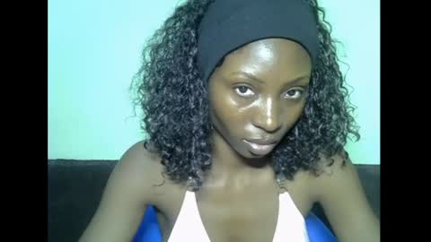 Snapshot of peachglowx chatting on 07-28-26, 07:39 Nicki online show from 07-28-26, 07:39