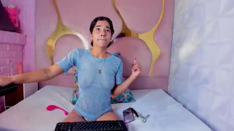 peachrougeh online show from 12-17-25, 08:59