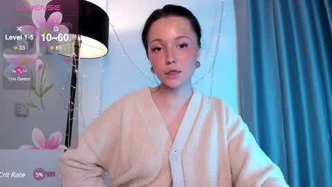 Snapshot of peachvibes chatting on 12-30-24, 12:43 Lili online show from 12-30-24, 12:43
