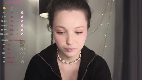 Snapshot of peachvibes chatting on 03-01-25, 02:26 Lili online show from 03-01-25, 02:26