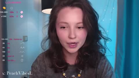 Snapshot of peachvibes chatting on 03-03-25, 04:47 Lili online show from 03-03-25, 04:47