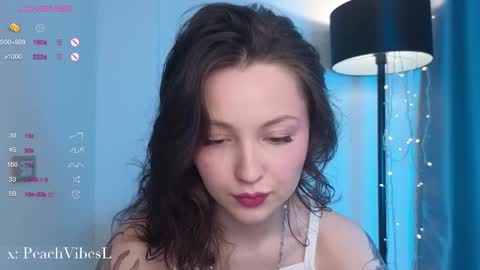 Snapshot of peachvibes chatting on 03-10-25, 04:07 Lili online show from 03-10-25, 04:07