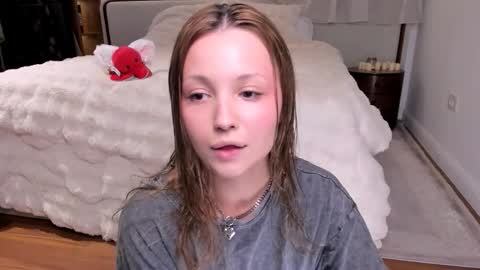 Lili online show from 11-02-25, 05:10