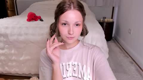 Lili online show from 11-10-25, 07:07