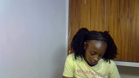 Snapshot of peachy_ebony chatting on 10-30-25, 01:40 peachy_ebony online show from 10-30-25, 01:40