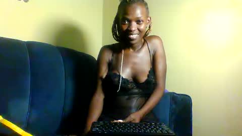 peachie online show from 10-04-25, 08:12