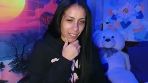 Snapshot of peachykeentv chatting on 01-07-25, 05:33 PeachyKeenTV online show from 01-07-25, 05:33