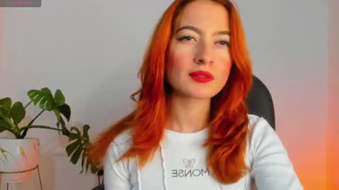 Snapshot of pear__moon chatting on 06-19-26, 03:11 LILLY online show from 06-19-26, 03:11