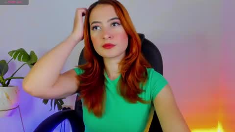 Snapshot of pear__moon chatting on 06-21-26, 06:05 LILLY online show from 06-21-26, 06:05