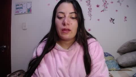 Snapshot of pearl_3 chatting on 02-14-26, 04:20 Pearl online show from 02-14-26, 04:20