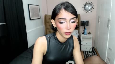 Pearl online show from 02-13-25, 01:40