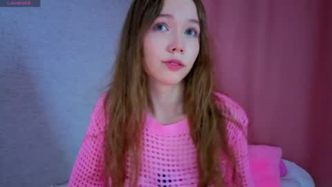 pearly_peach_ online show from 06-05-26, 06:13