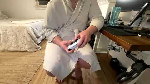 Snapshot of peepmyporksword chatting on 12-20-24, 04:20 peepmyporksword online show from 12-20-24, 04:20