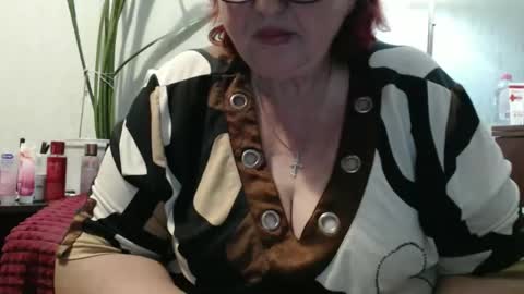 Snapshot of peggysoft chatting on 06-05-26, 11:54 PeggySoft online show from 06-05-26, 11:54