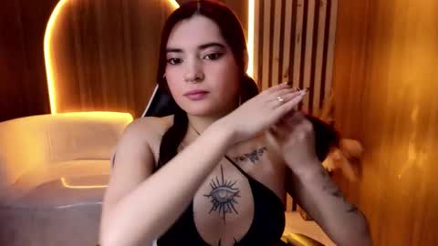 Snapshot of peige_tx chatting on 12-15-25, 01:04 peige_tx online show from 12-15-25, 01:04