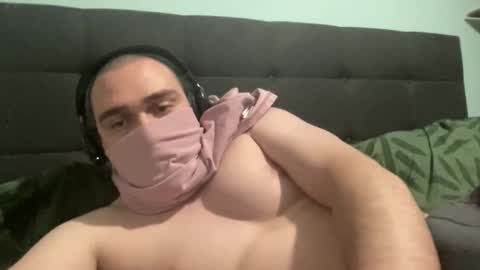 Snapshot of pelao2007 chatting on 02-16-26, 02:07 easy cum online show from 02-16-26, 02:07