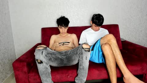 Snapshot of pelusos_mens chatting on 01-29-25, 08:46 CAIN-19 ALLEN-18 RONALD-18 AUSTIN-18 MOD DANTE online show from 01-29-25, 08:46