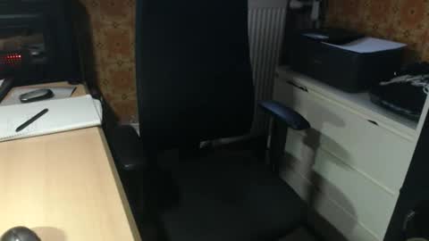 Snapshot of pemue65 chatting on 02-24-26, 06:44 Pemue65 online show from 02-24-26, 06:44