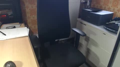 Snapshot of pemue65 chatting on 02-26-26, 07:29 Pemue65 online show from 02-26-26, 07:29