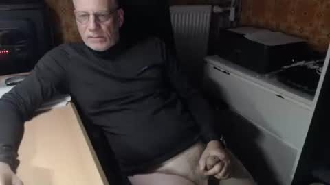 Snapshot of pemue65 chatting on 03-16-26, 05:02 Pemue65 online show from 03-16-26, 05:02