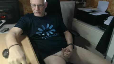 Snapshot of pemue65 chatting on 07-20-26, 05:33 Pemue65 online show from 07-20-26, 05:33