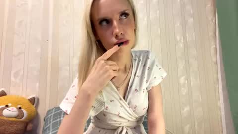Snapshot of pennyczubakowski chatting on 10-13-25, 04:29 Margot online show from 10-13-25, 04:29