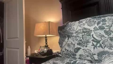 penutbutter691 online show from 11-15-25, 01:18