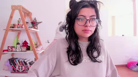 Sarah Ana Banana online show from 01-11-25, 01:53