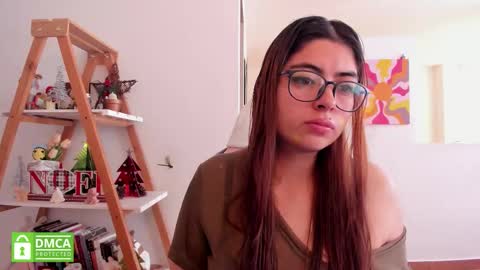 Sarah Ana Banana online show from 12-15-25, 04:55