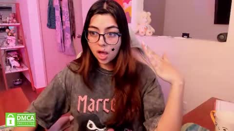 Snapshot of perfect__ana chatting on 07-17-26, 01:51 Sarah Ana Banana online show from 07-17-26, 01:51
