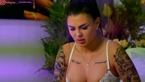 Dee online show from 10-28-25, 05:15